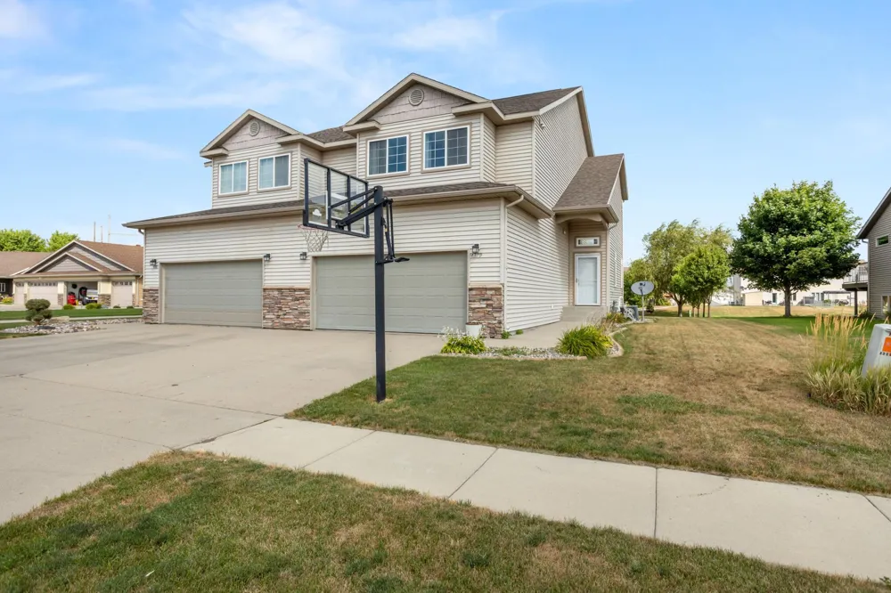 4379 47th Avenue S Fargo, ND 58104