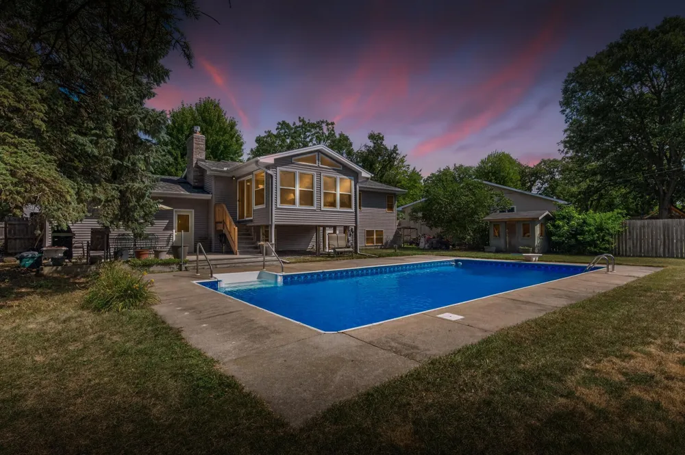 10657 Verdin Street NW Coon Rapids, MN 55433