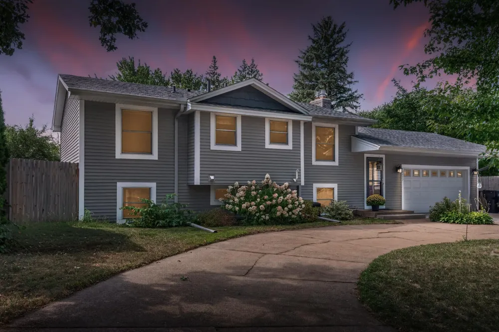 10657 Verdin Street NW Coon Rapids, MN 55433