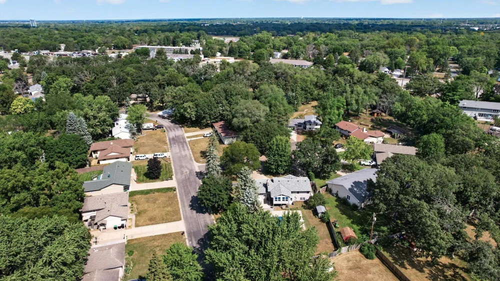 10657 Verdin Street NW Coon Rapids, MN 55433