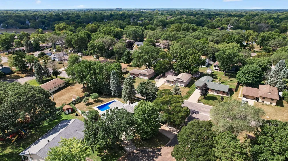 10657 Verdin Street NW Coon Rapids, MN 55433
