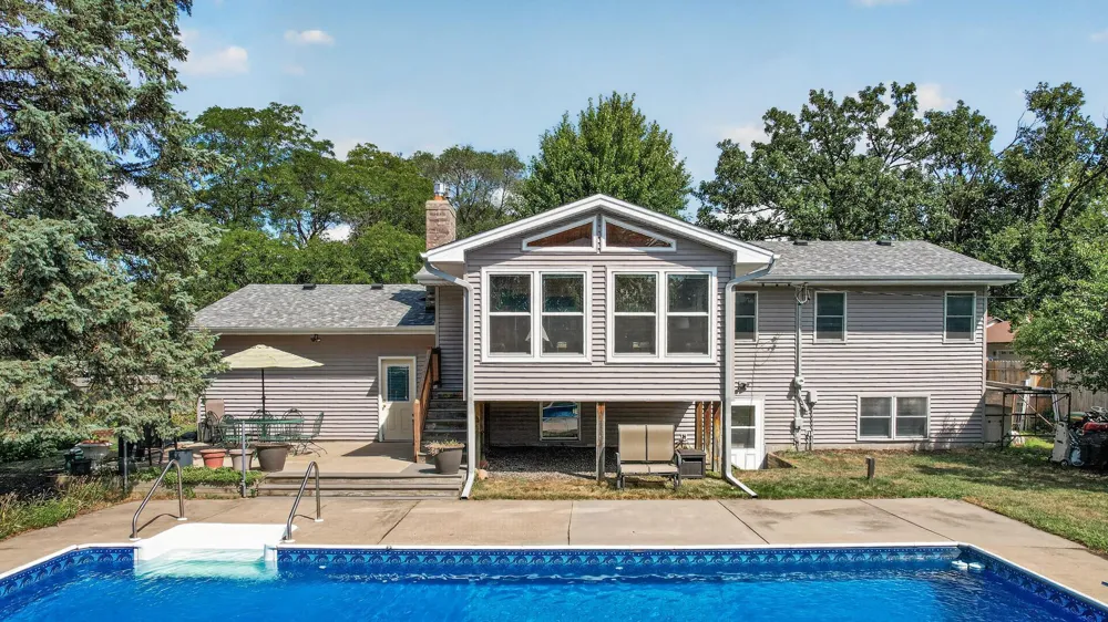 10657 Verdin Street NW Coon Rapids, MN 55433