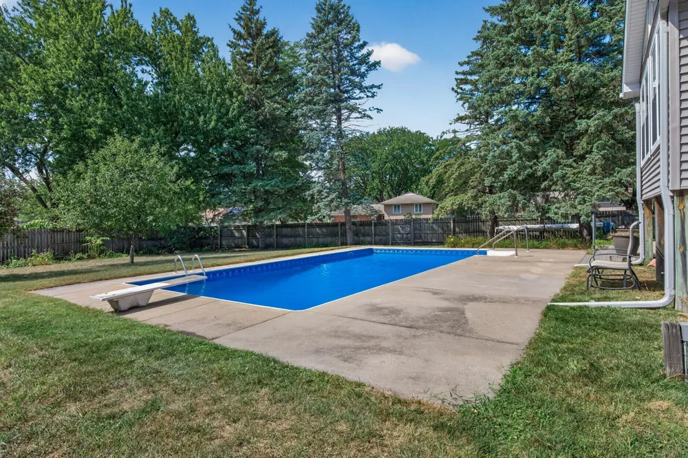 10657 Verdin Street NW Coon Rapids, MN 55433
