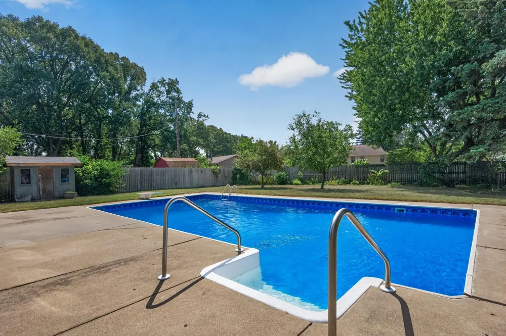 10657 Verdin Street NW Coon Rapids, MN 55433