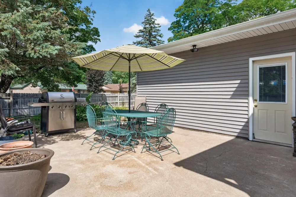 10657 Verdin Street NW Coon Rapids, MN 55433