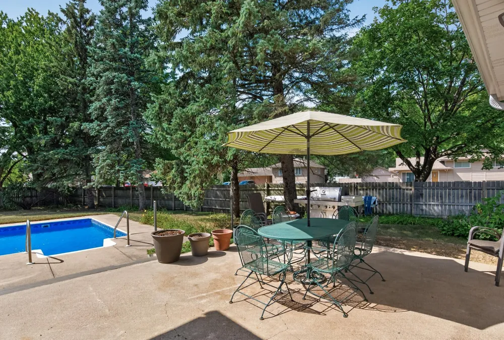 10657 Verdin Street NW Coon Rapids, MN 55433