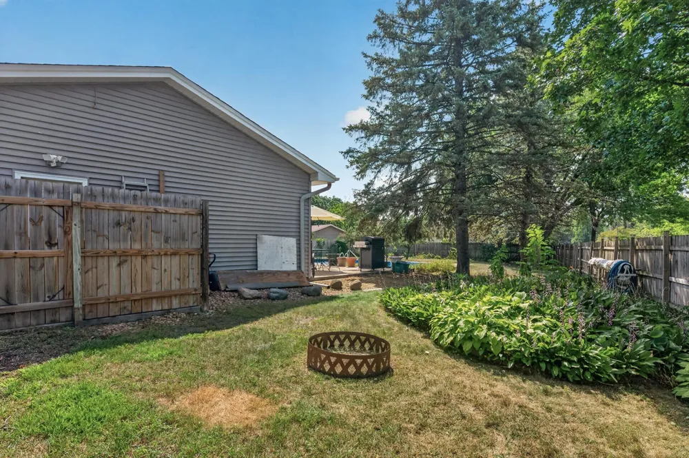 10657 Verdin Street NW Coon Rapids, MN 55433