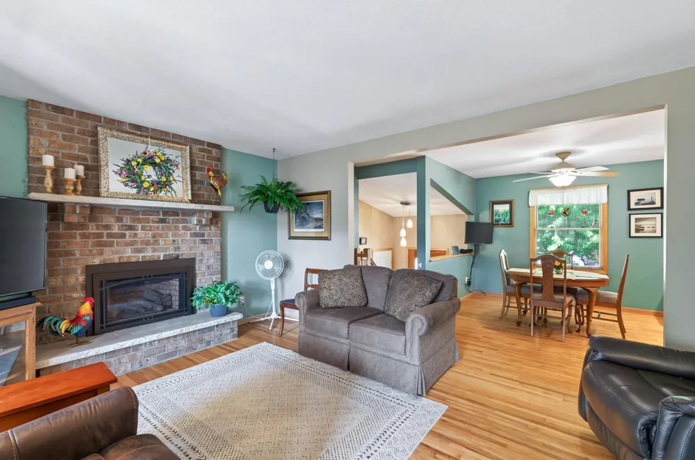 10657 Verdin Street NW Coon Rapids, MN 55433
