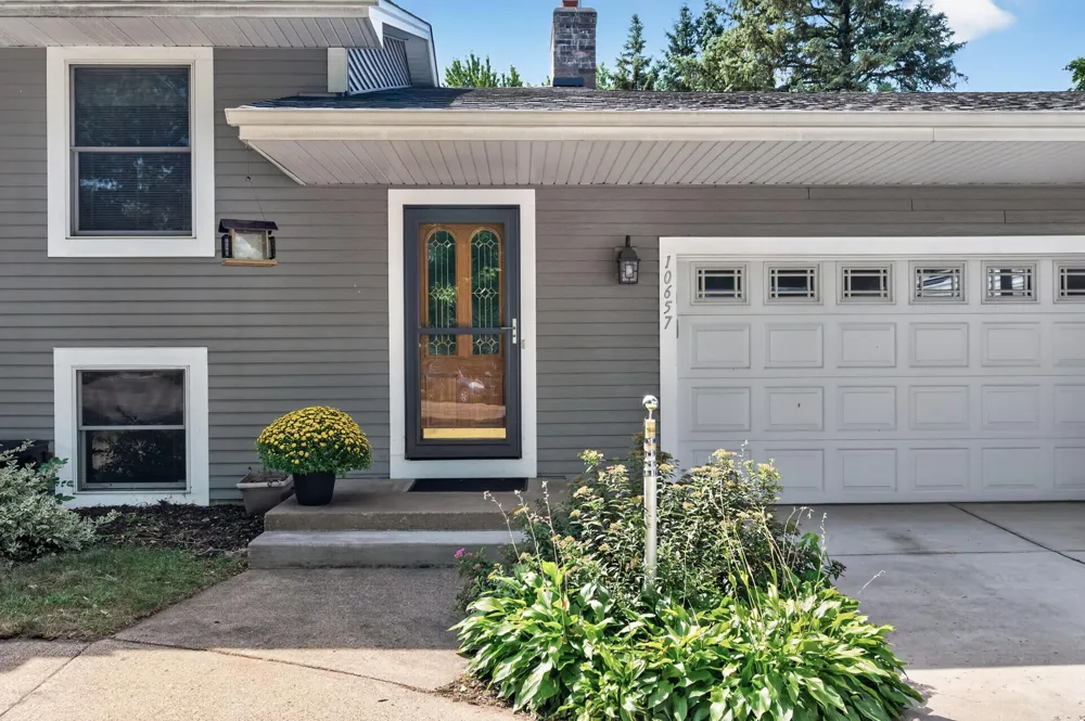 10657 Verdin Street NW Coon Rapids, MN 55433