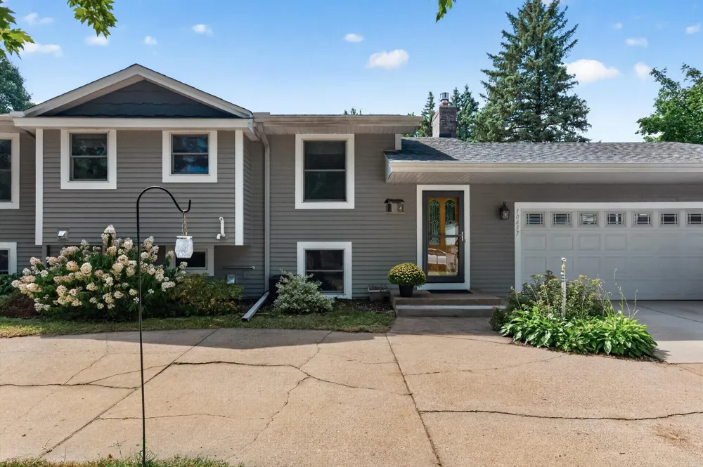 10657 Verdin Street NW Coon Rapids, MN 55433