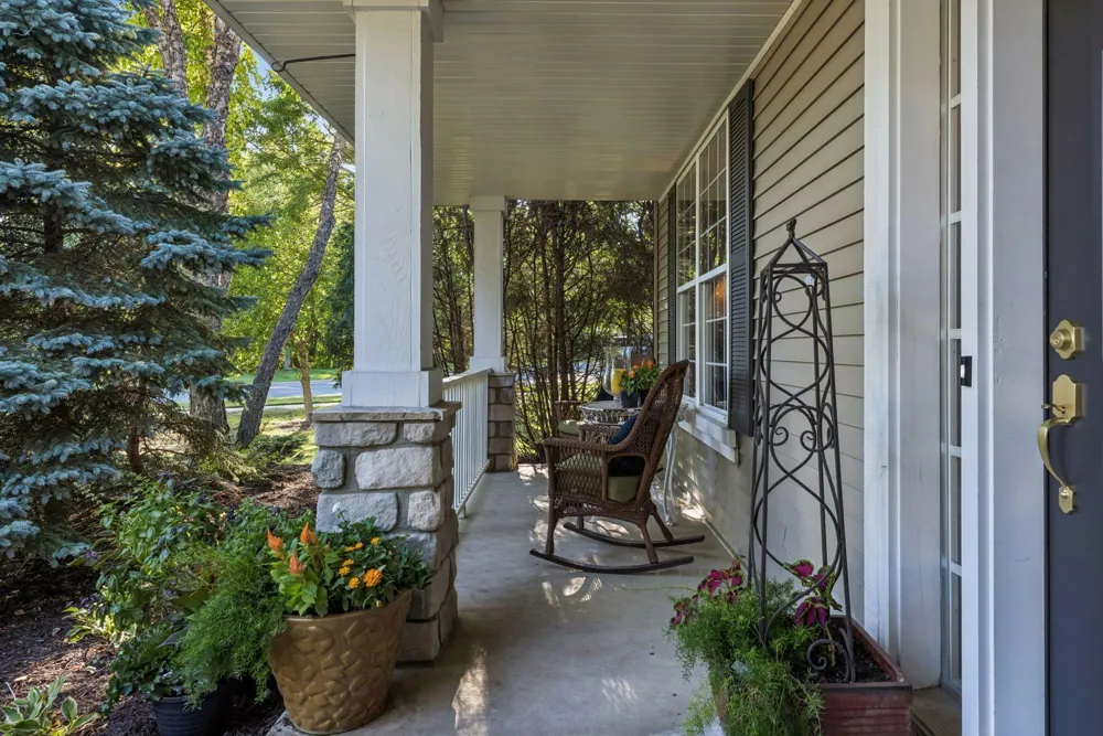 9025 Sunnyvale Drive Chanhassen, MN 55317