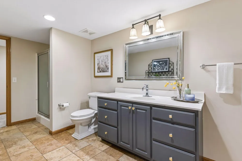 9025 Sunnyvale Drive Chanhassen, MN 55317