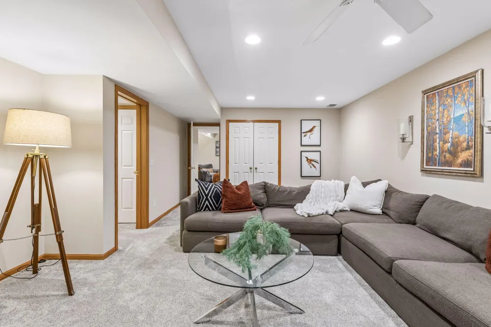 9025 Sunnyvale Drive Chanhassen, MN 55317