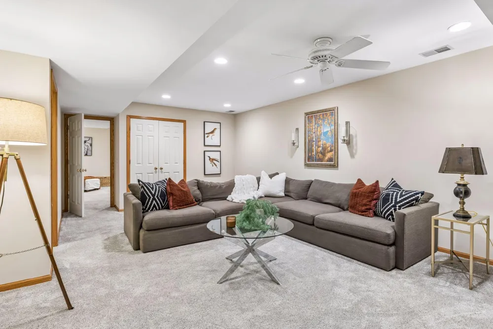 9025 Sunnyvale Drive Chanhassen, MN 55317