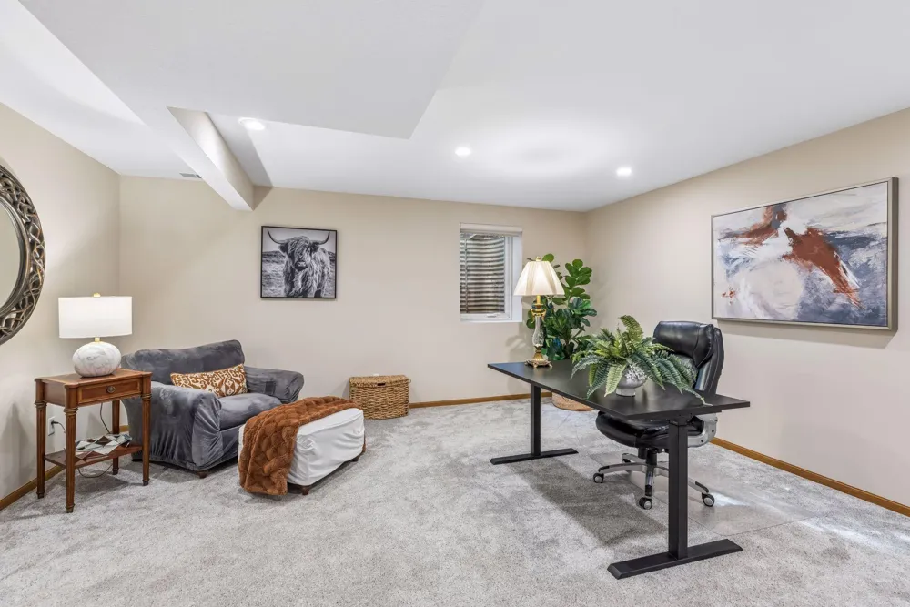 9025 Sunnyvale Drive Chanhassen, MN 55317