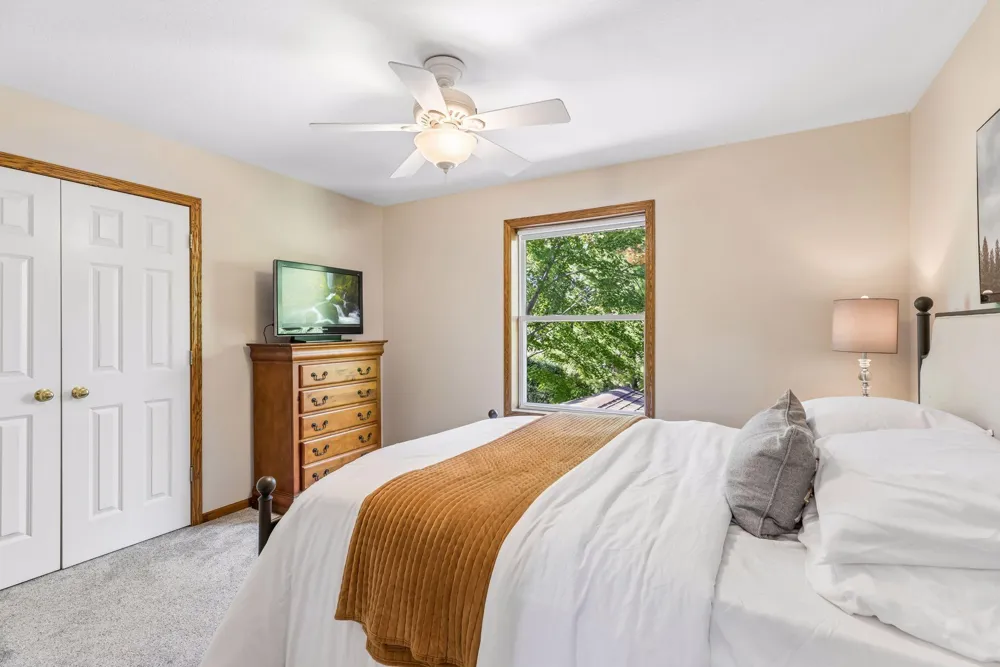 9025 Sunnyvale Drive Chanhassen, MN 55317