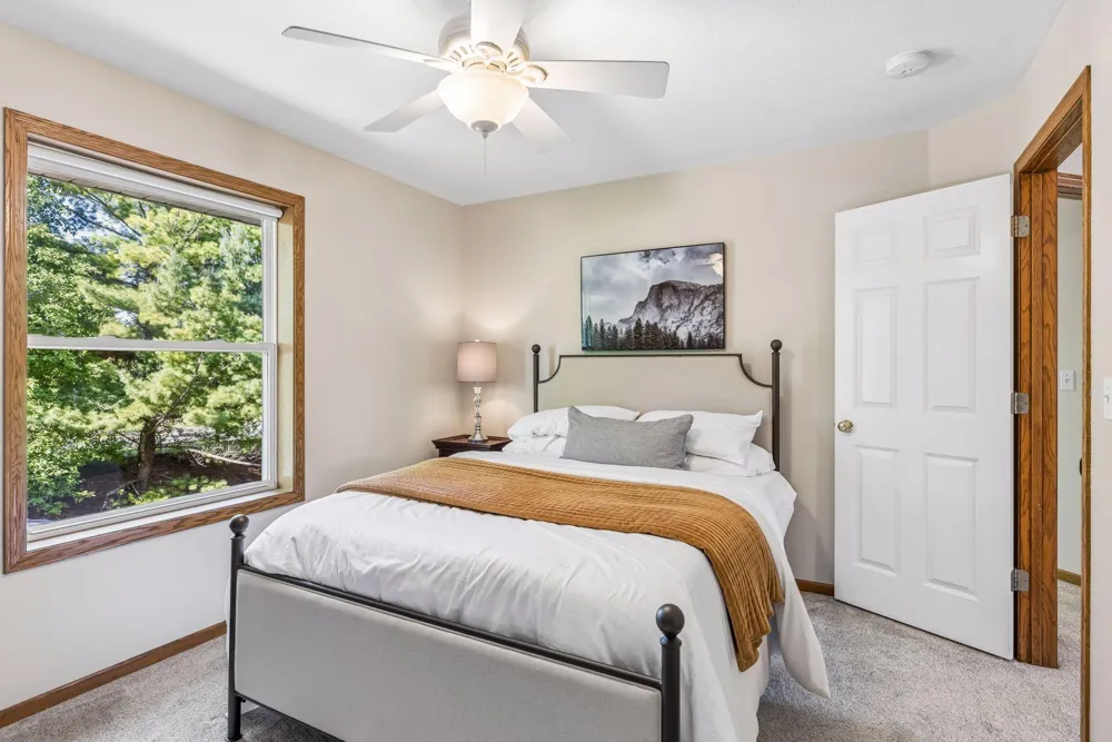 9025 Sunnyvale Drive Chanhassen, MN 55317