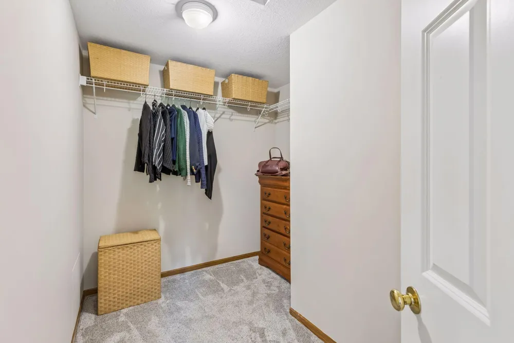9025 Sunnyvale Drive Chanhassen, MN 55317