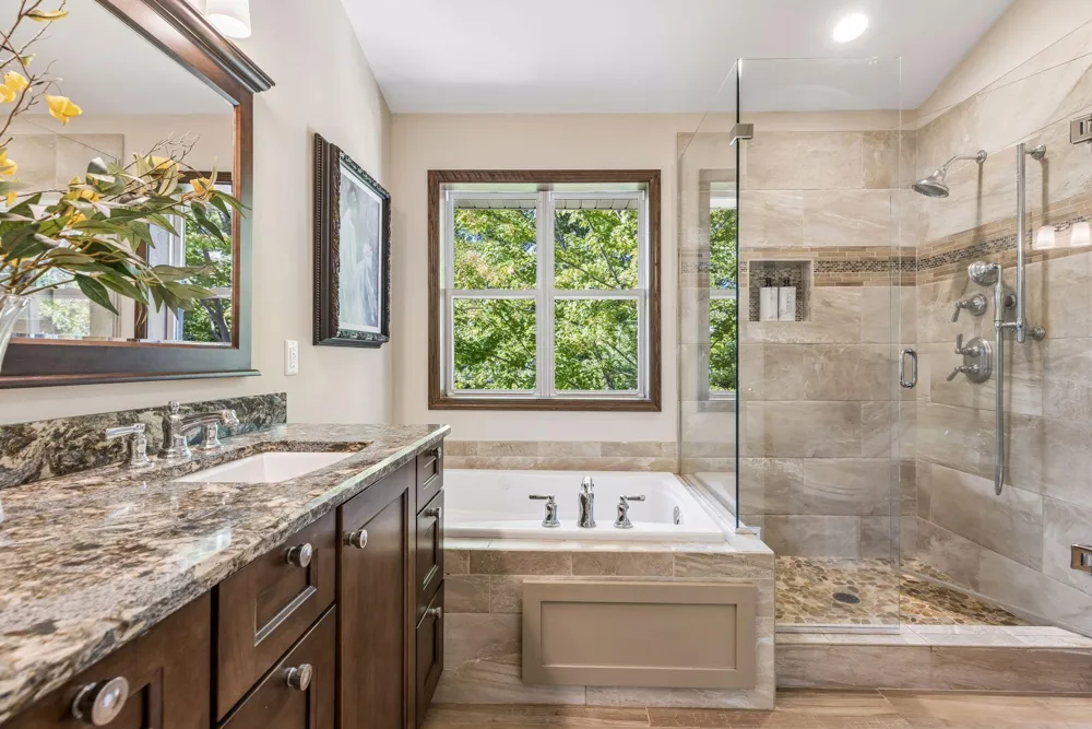 9025 Sunnyvale Drive Chanhassen, MN 55317