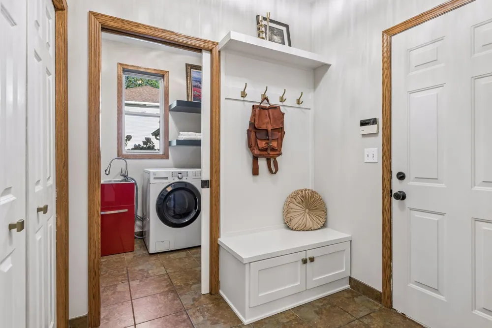 9025 Sunnyvale Drive Chanhassen, MN 55317