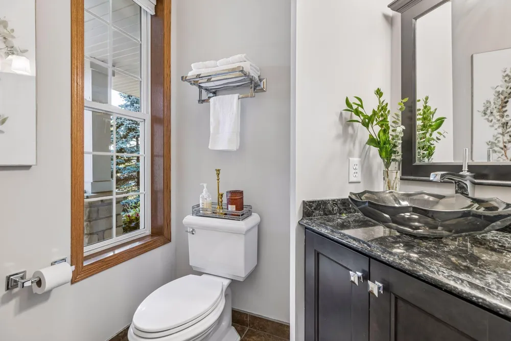 9025 Sunnyvale Drive Chanhassen, MN 55317