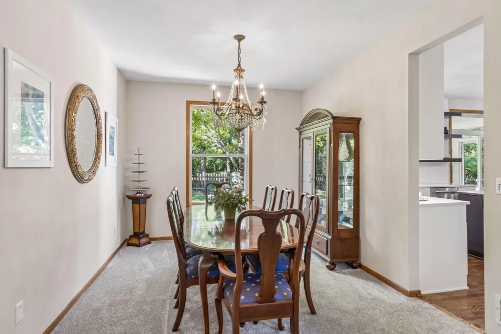 9025 Sunnyvale Drive Chanhassen, MN 55317