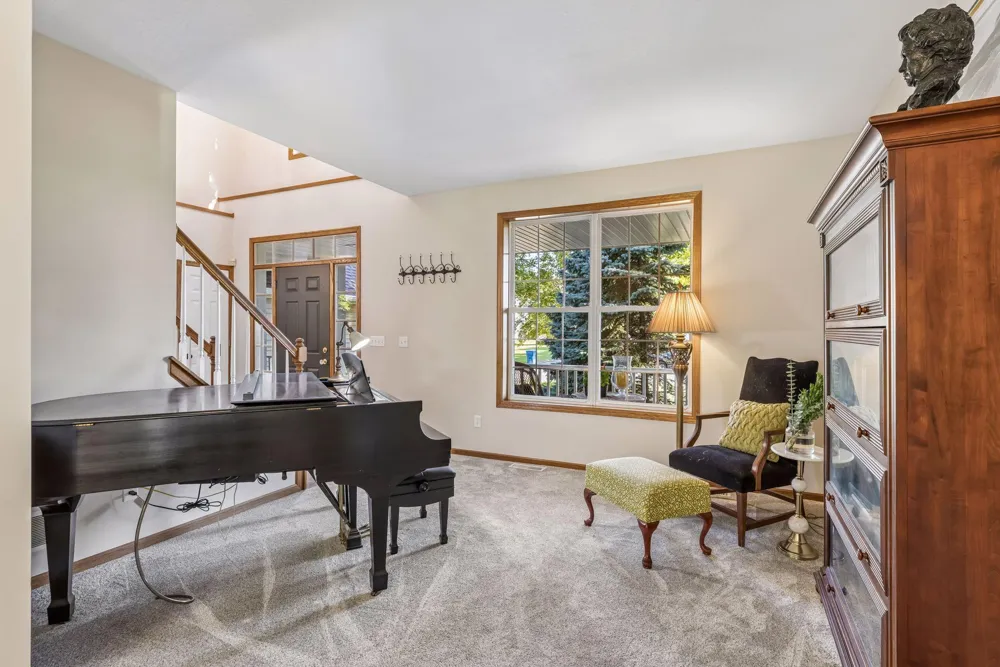 9025 Sunnyvale Drive Chanhassen, MN 55317