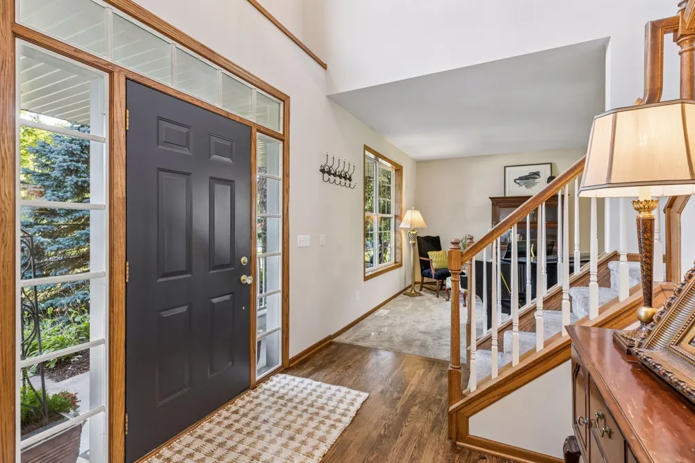 9025 Sunnyvale Drive Chanhassen, MN 55317