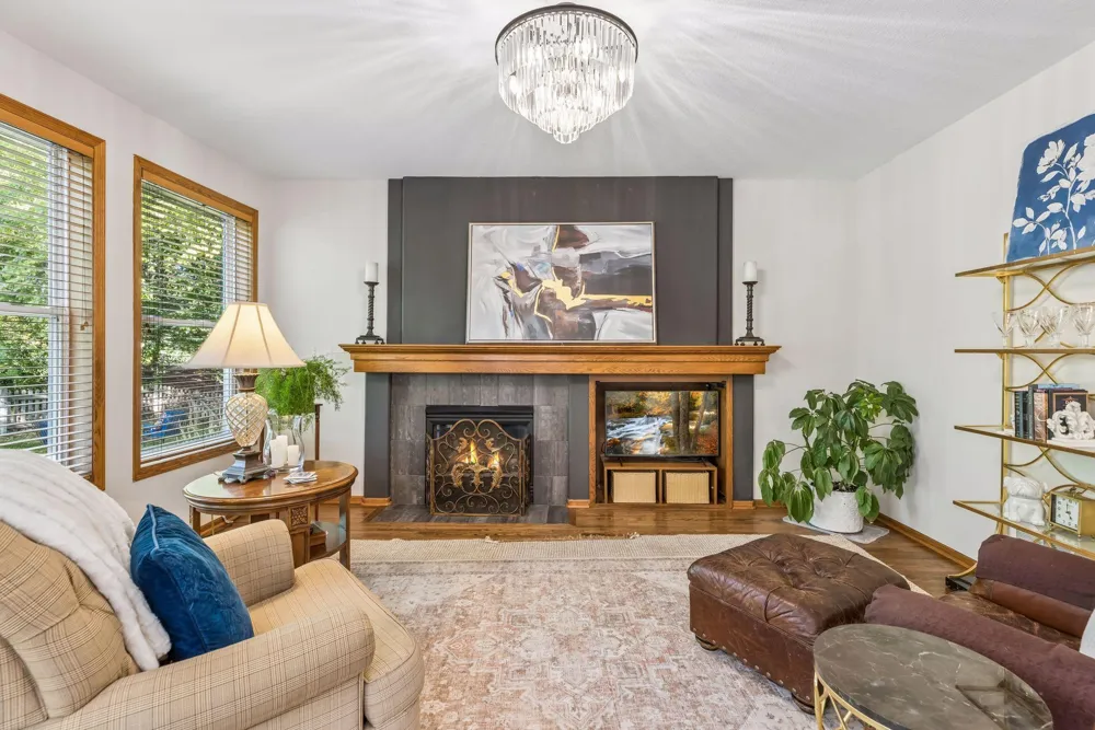 9025 Sunnyvale Drive Chanhassen, MN 55317