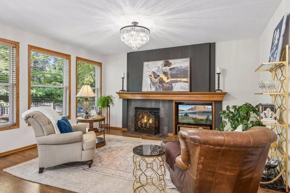 9025 Sunnyvale Drive Chanhassen, MN 55317