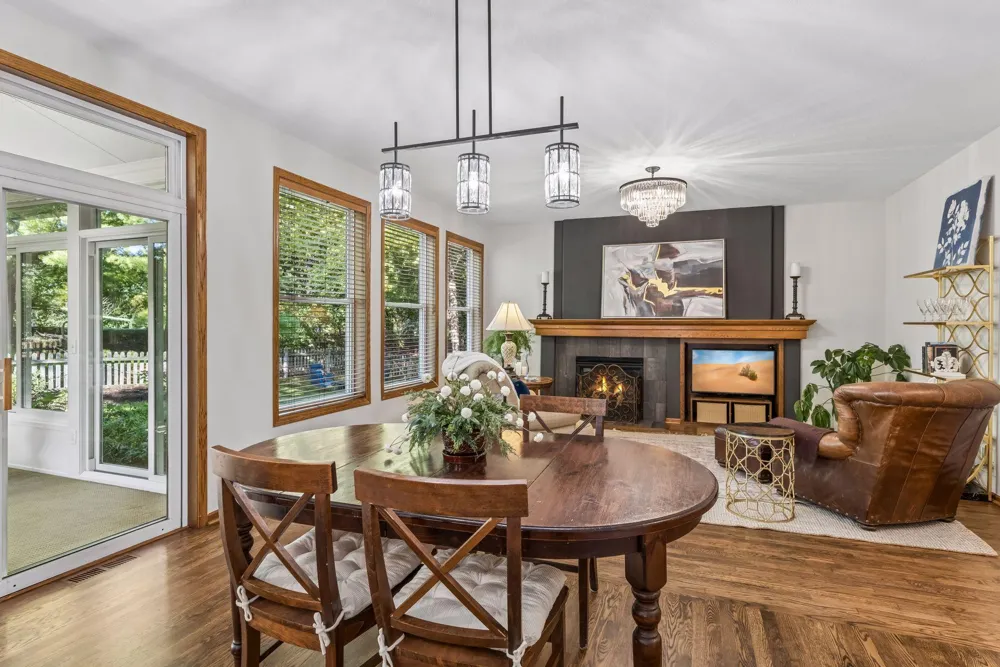 9025 Sunnyvale Drive Chanhassen, MN 55317