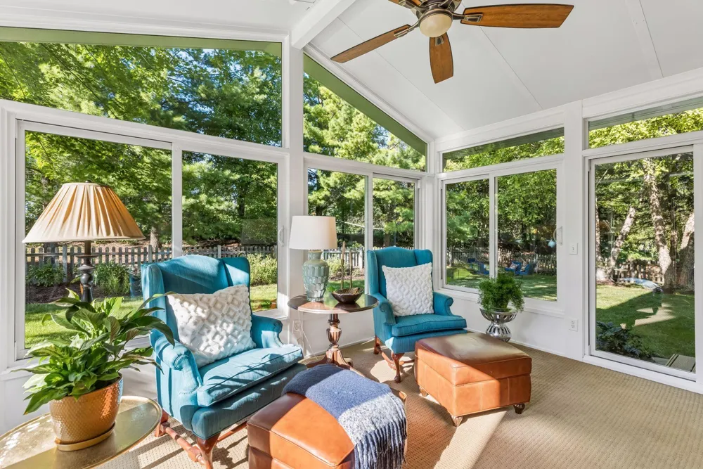 9025 Sunnyvale Drive Chanhassen, MN 55317
