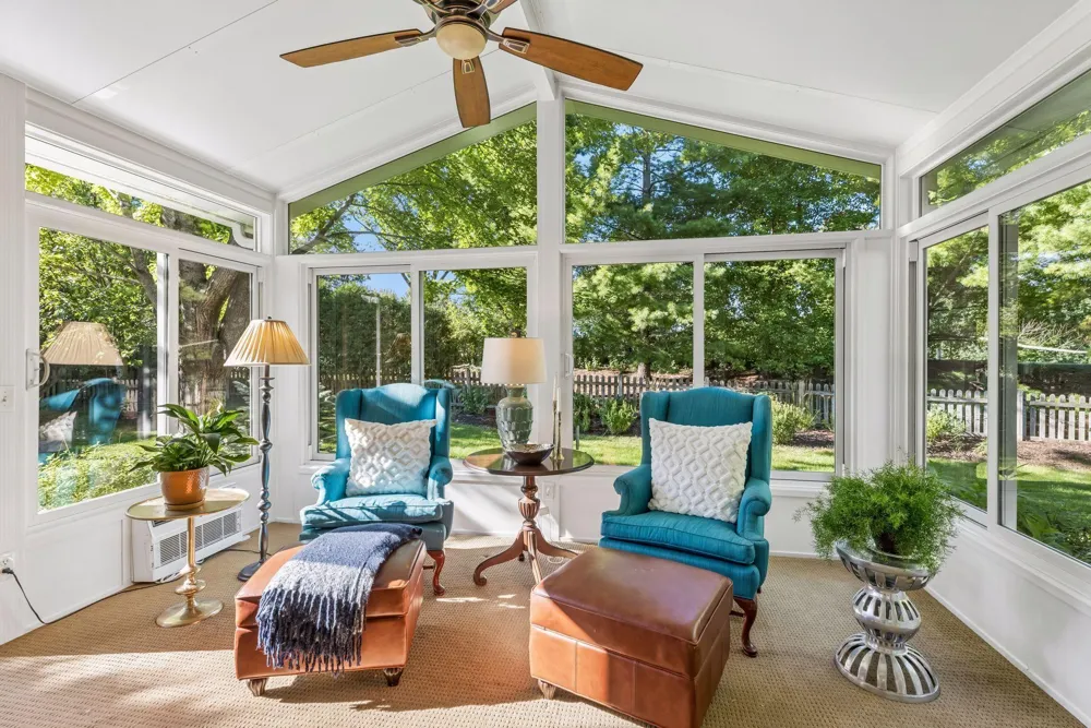 9025 Sunnyvale Drive Chanhassen, MN 55317