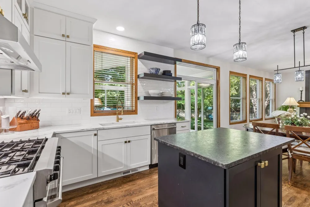 9025 Sunnyvale Drive Chanhassen, MN 55317
