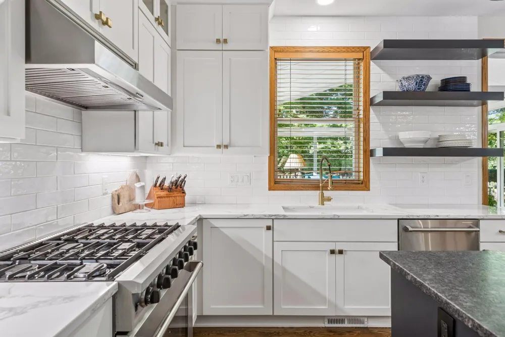 9025 Sunnyvale Drive Chanhassen, MN 55317