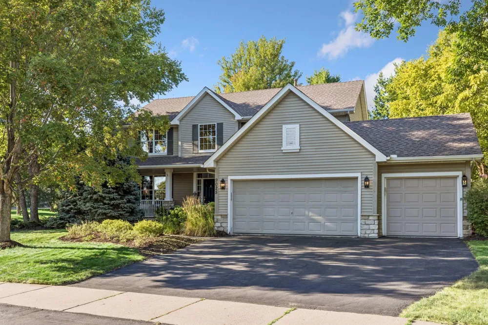 9025 Sunnyvale Drive Chanhassen, MN 55317
