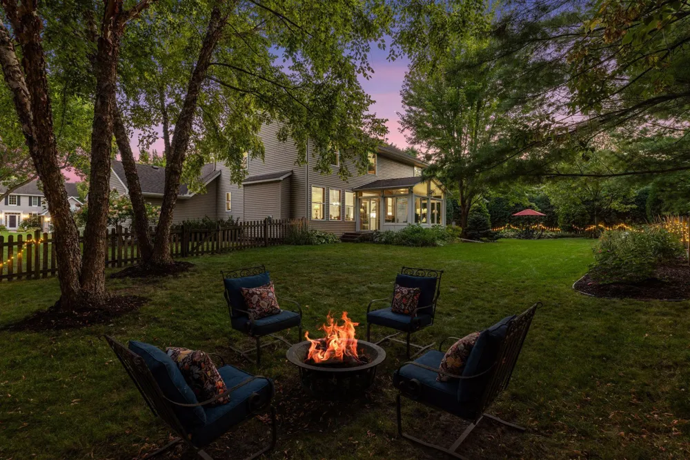 9025 Sunnyvale Drive Chanhassen, MN 55317