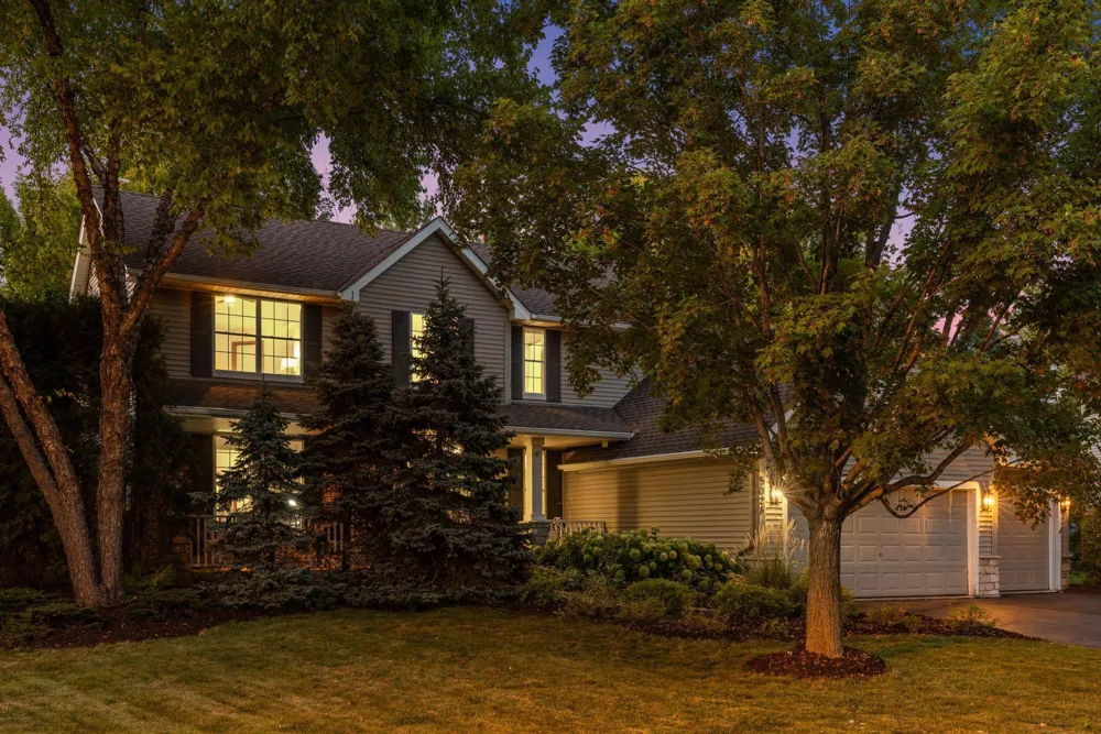 9025 Sunnyvale Drive Chanhassen, MN 55317