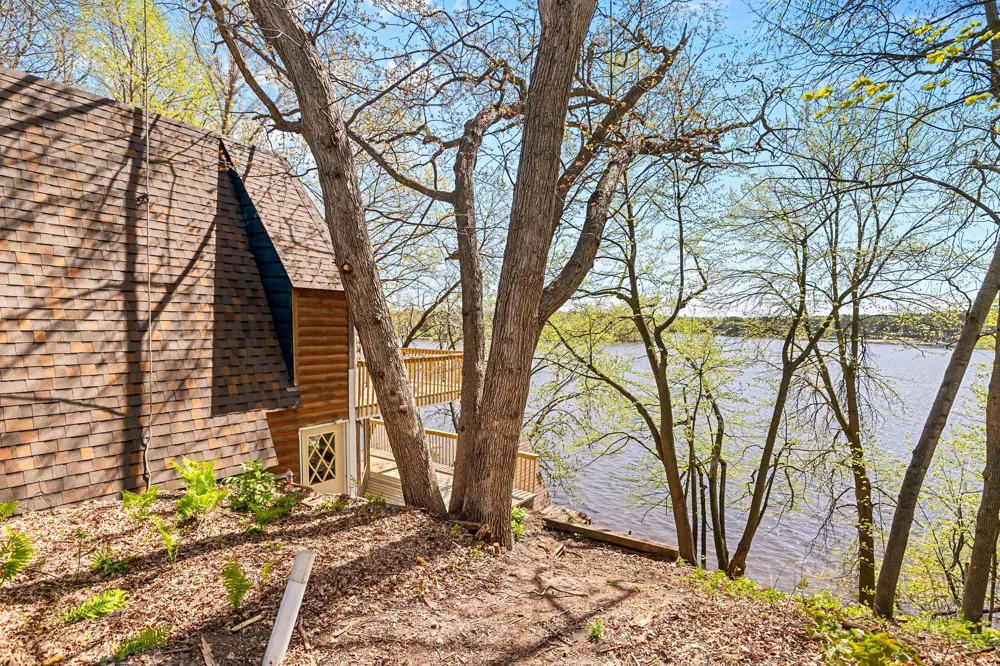 19055 Island View Drive Mora, MN 55051