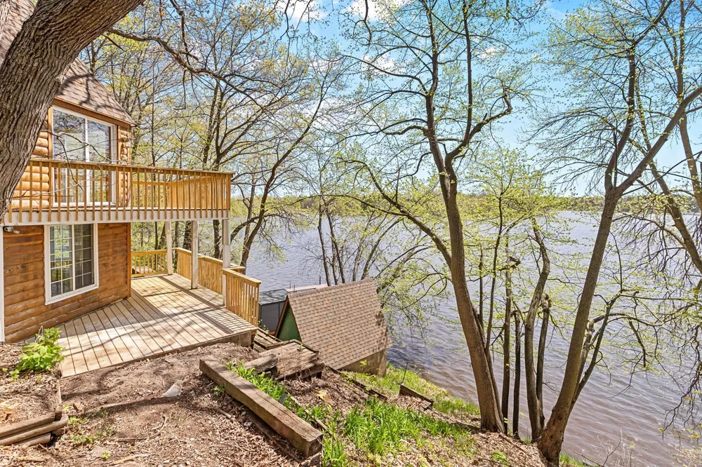 19055 Island View Drive Mora, MN 55051