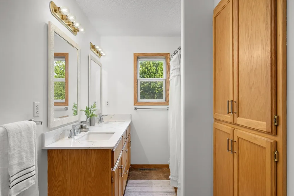 2180 63rd Street E Inver Grove Heights, MN 55077