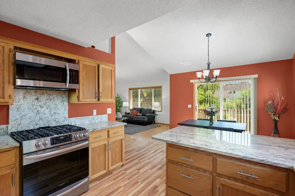 2180 63rd Street E Inver Grove Heights, MN 55077