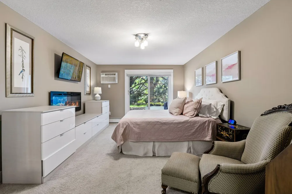 10411 Cedar Lake Road #217 Minnetonka, MN 55305