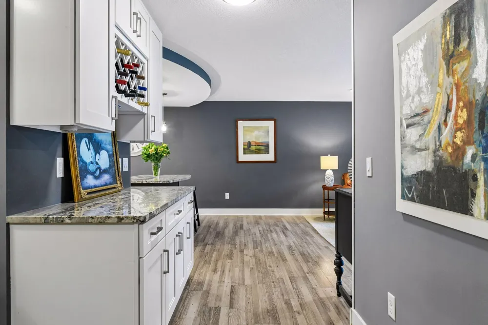 10411 Cedar Lake Road #217 Minnetonka, MN 55305