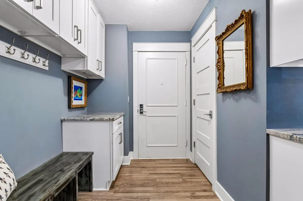 10411 Cedar Lake Road #217 Minnetonka, MN 55305