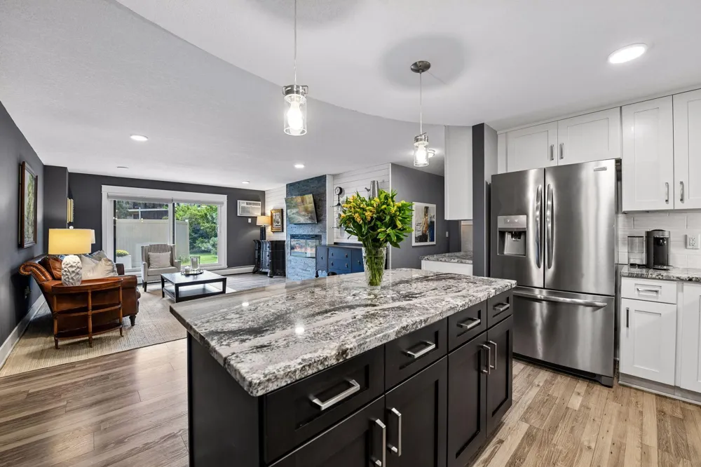 10411 Cedar Lake Road #217 Minnetonka, MN 55305
