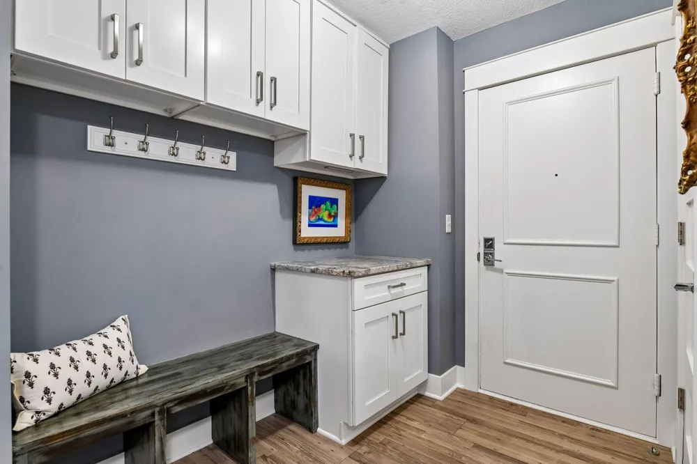 10411 Cedar Lake Road #217 Minnetonka, MN 55305