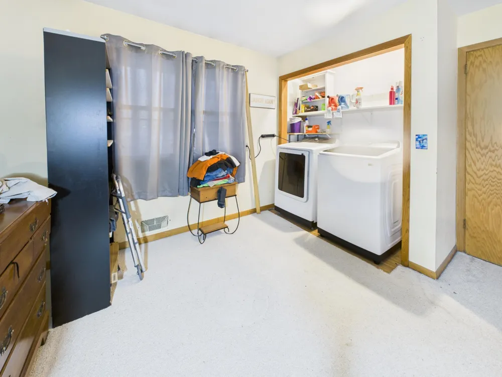 543 5th Avenue NE Melrose, MN 56352
