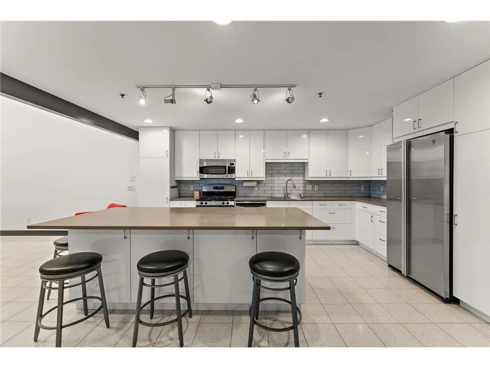 214 4th Street E #213 Saint Paul, MN 55101