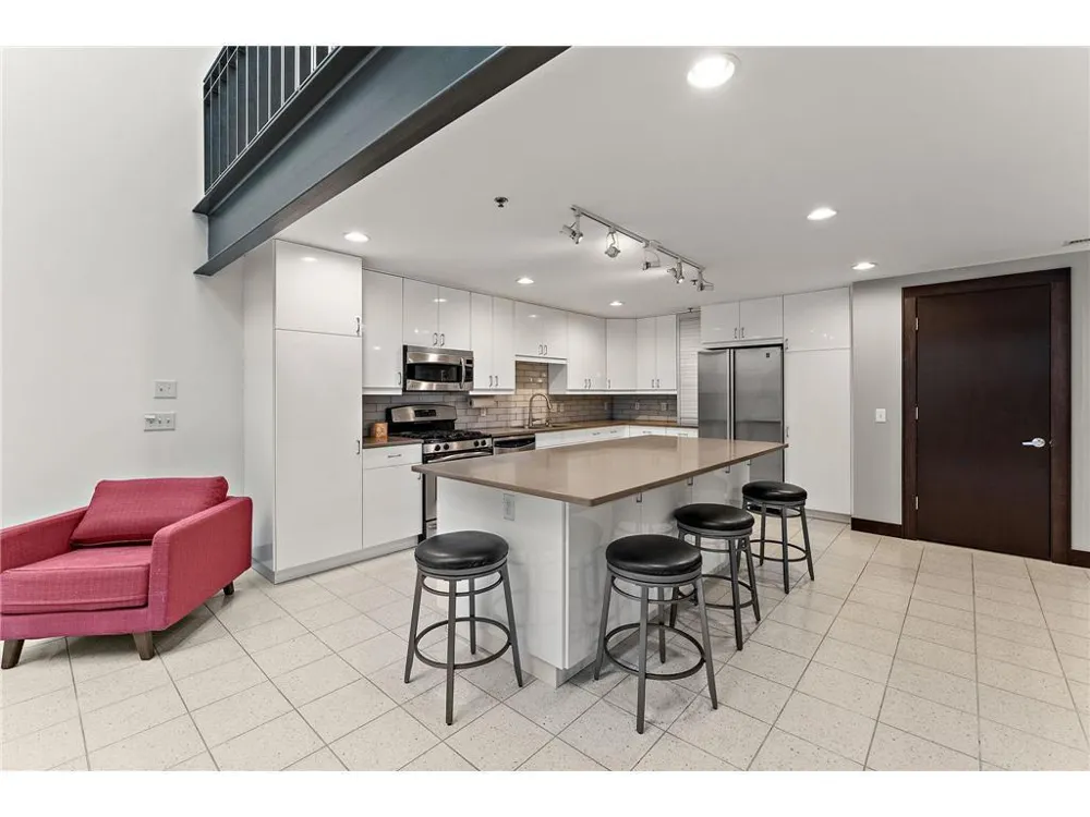 214 4th Street E #213 Saint Paul, MN 55101
